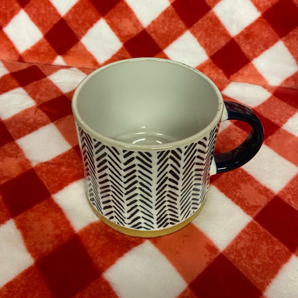 Chevron Mug - Picture 2 of 3